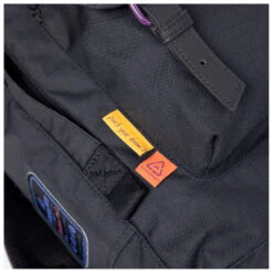 Doughnut Macaroon Large Happy Camper 18 - Daypack -Camping supply store doughnut macaroon large happy camper 18 daypack detail 6