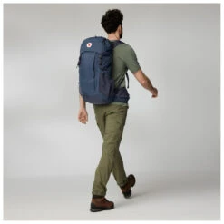 FJÄLLRÄVEN Abisko Hike 35 - Walking Backpack 12 FJÄLLRÄVEN Abisko Hike 35 - Walking Backpack -Camping supply store fjaellraeven abisko hike 35 walking backpack detail 5