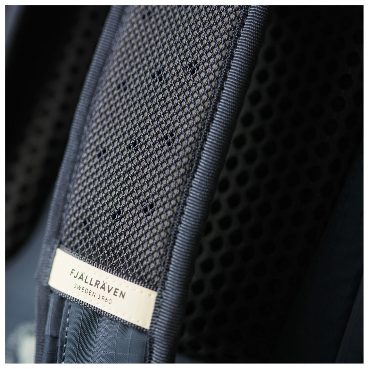 FJÄLLRÄVEN Abisko Hike 35 - Walking Backpack 7 FJÄLLRÄVEN Abisko Hike 35 - Walking Backpack - Image 7